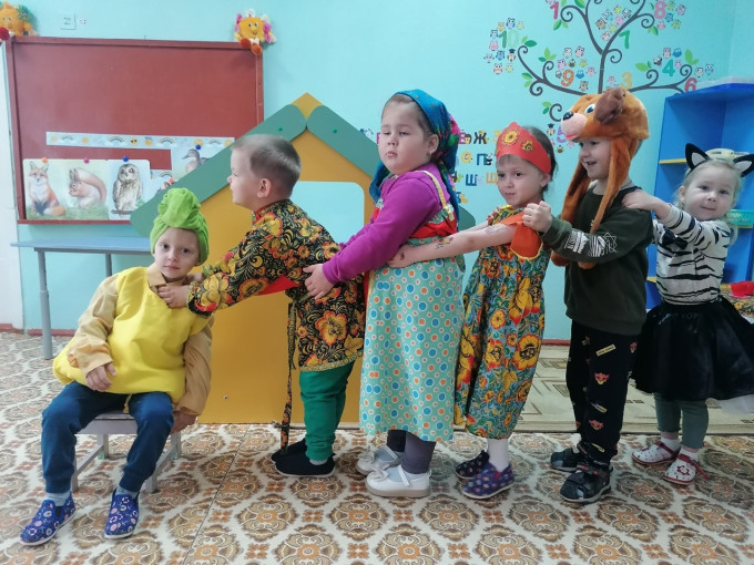 Театрализация сказки "Репка". Театрализация сказки "Репка".